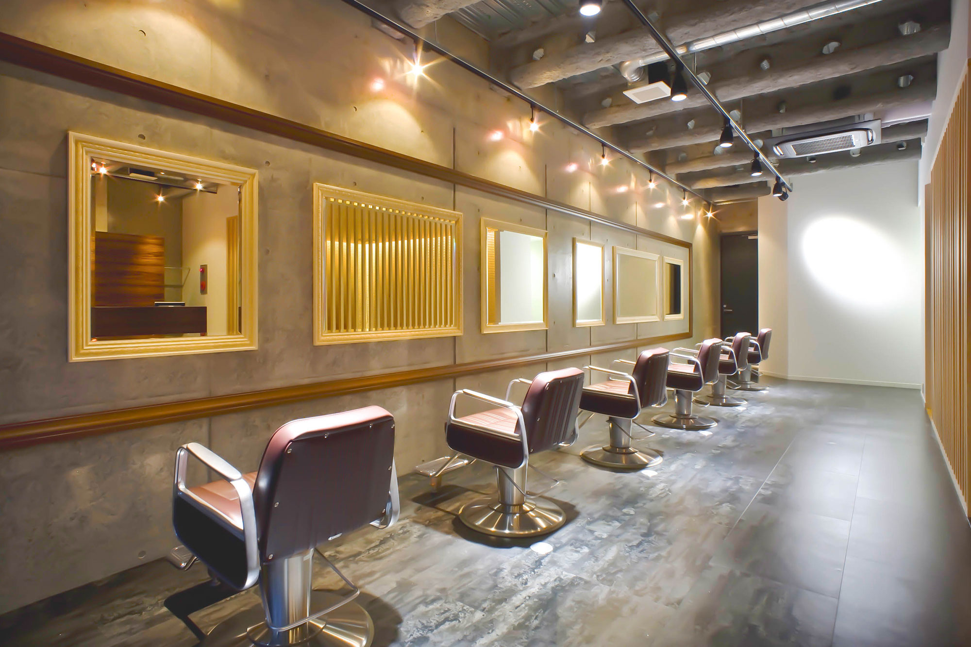 鶴見 美容室 CHROMA（クロマ）のスライド画像